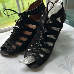 Elegant Black Lace-Up Women's Shoes. Paul Green